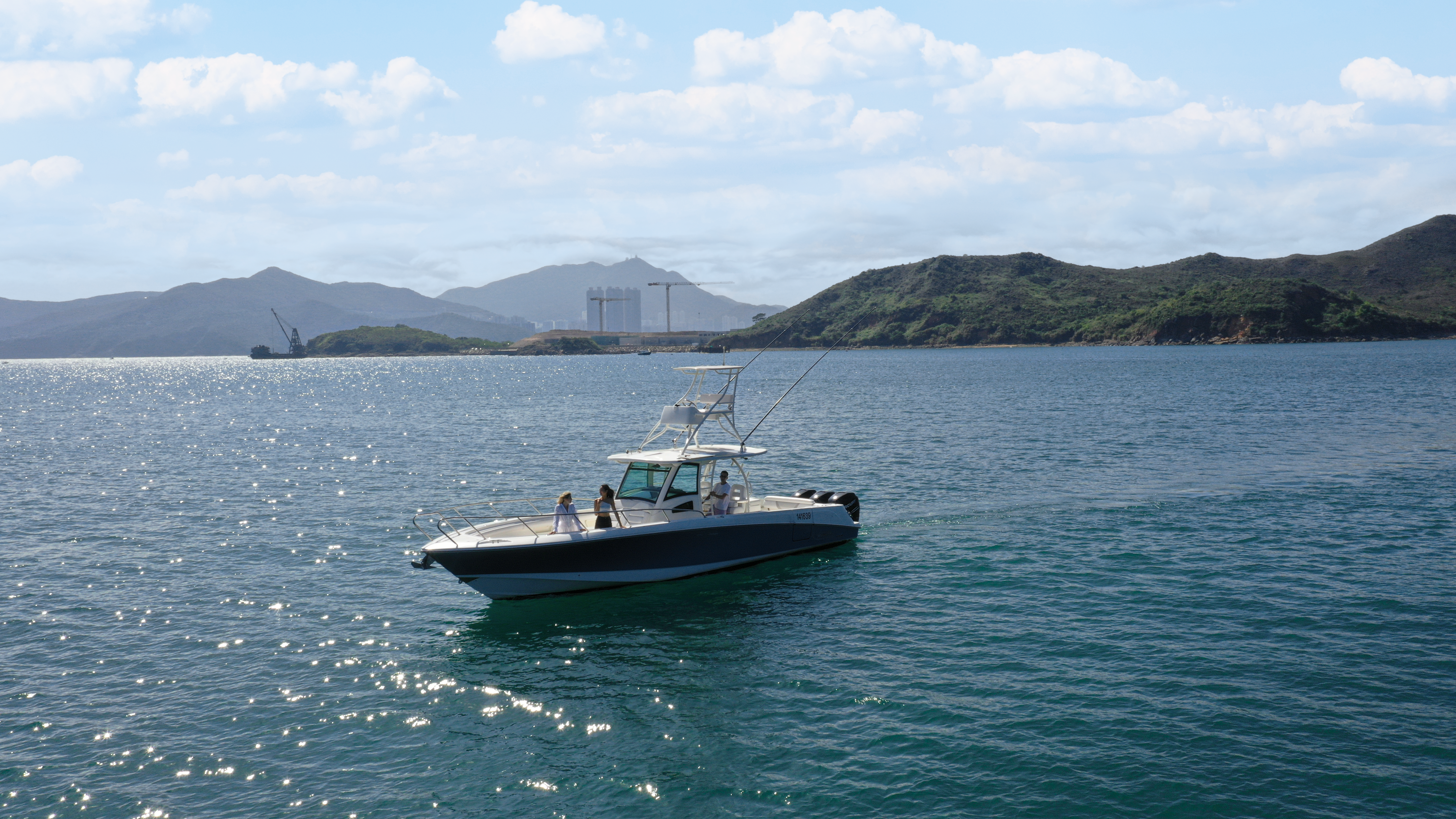 Boston Whaler 370 Outrage