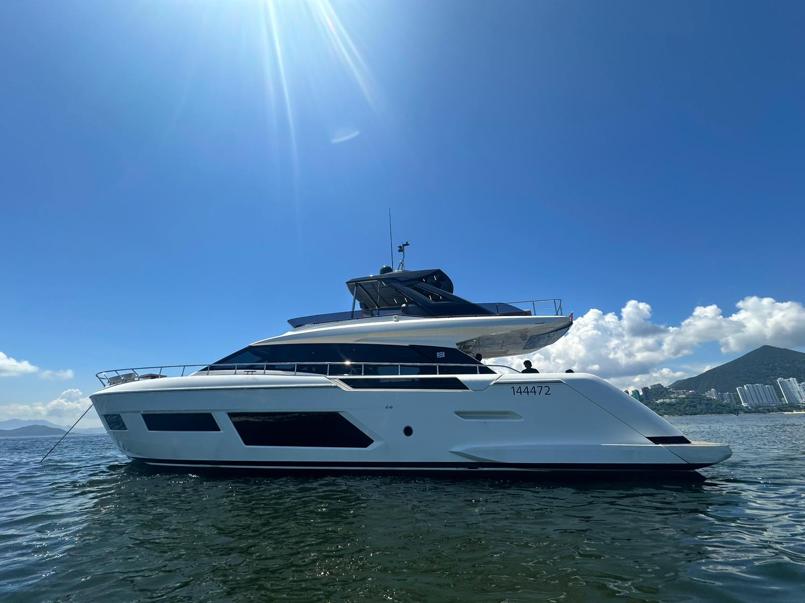 2019 Ferretti 670